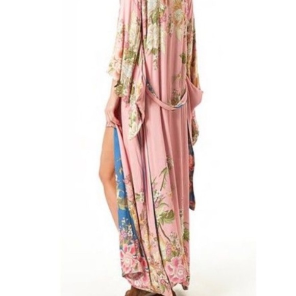 Spell & The Gypsy Blue Skies Pink Blue Reversible Floral Kimono - Picture 4 of 5